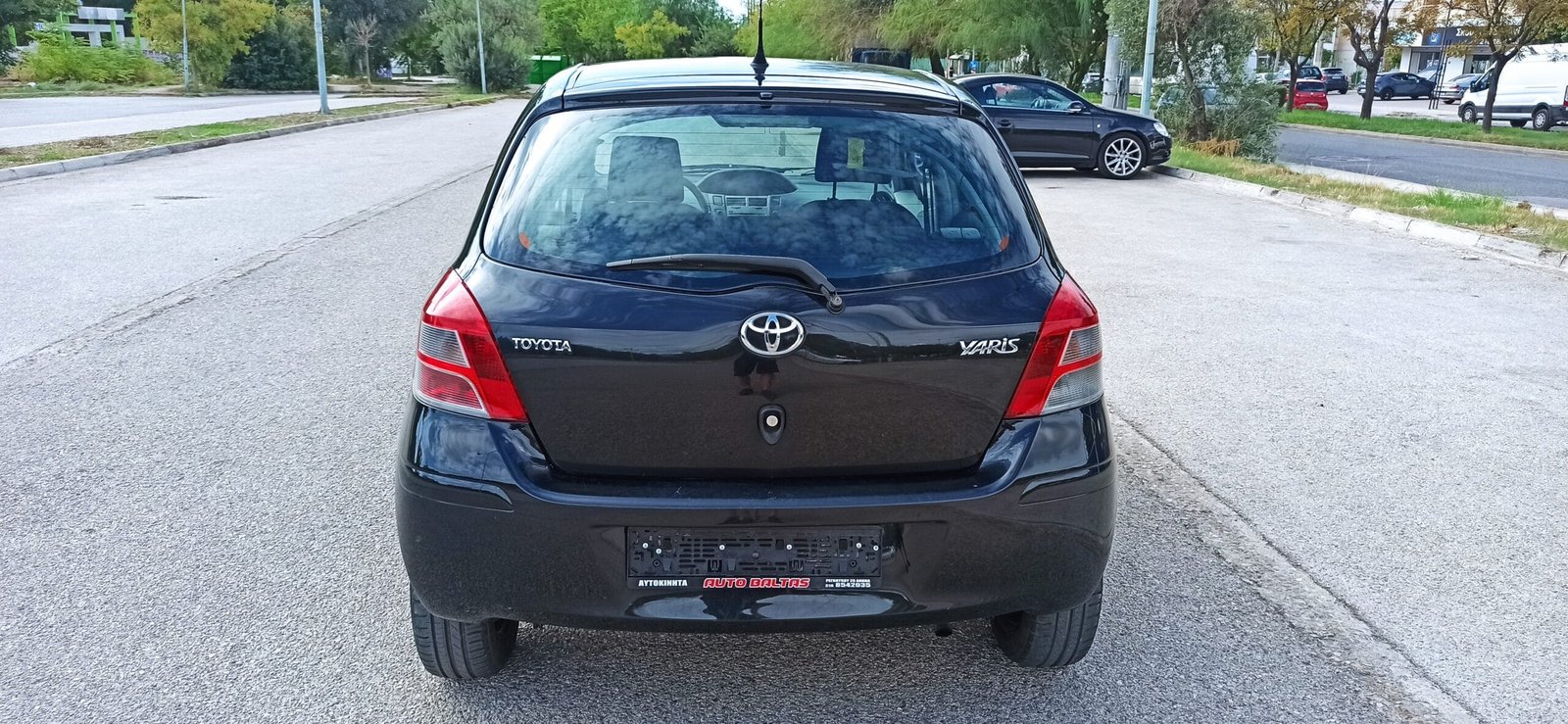 Toyota Yaris 2011 1000 cc