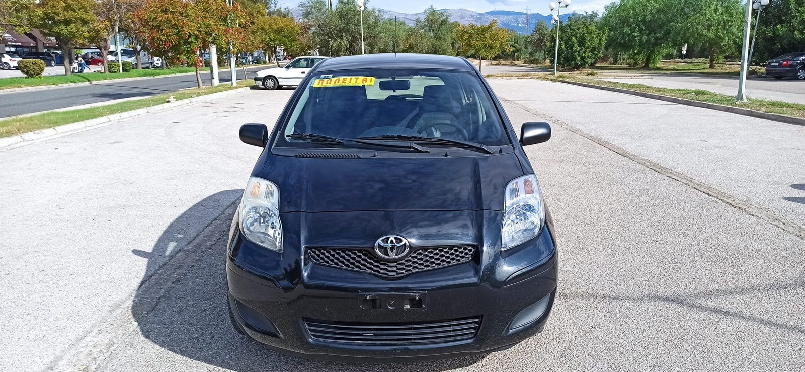 Toyota Yaris 2011 1000 cc