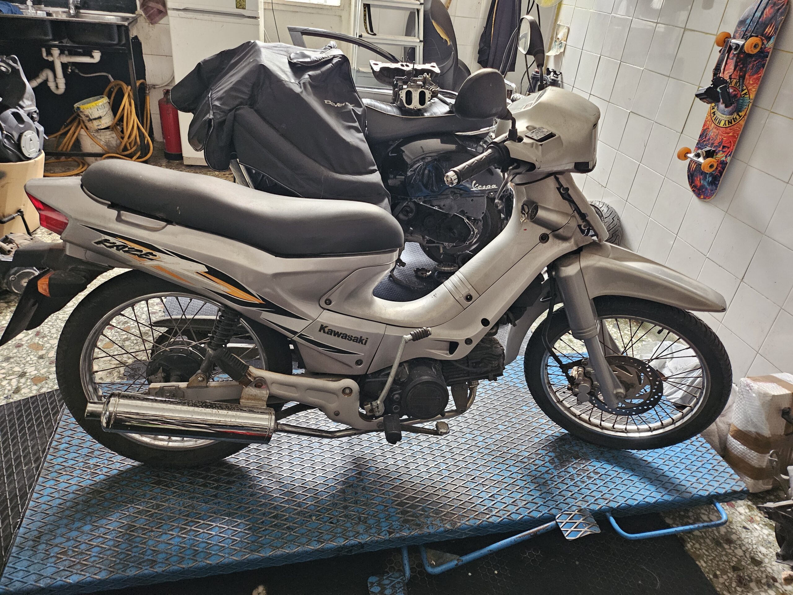 Kawasaki kaze r 115