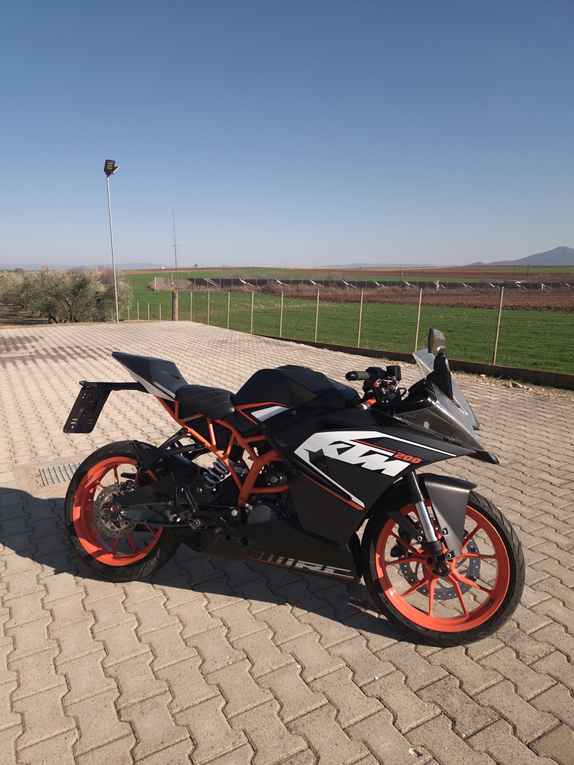 KTM RC200