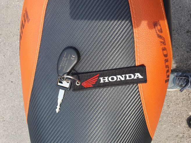 Πωλείται honda innova