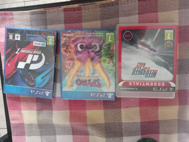 Τιμονιέρα playstation μαζί με 3 παιχνίδια καινούργια