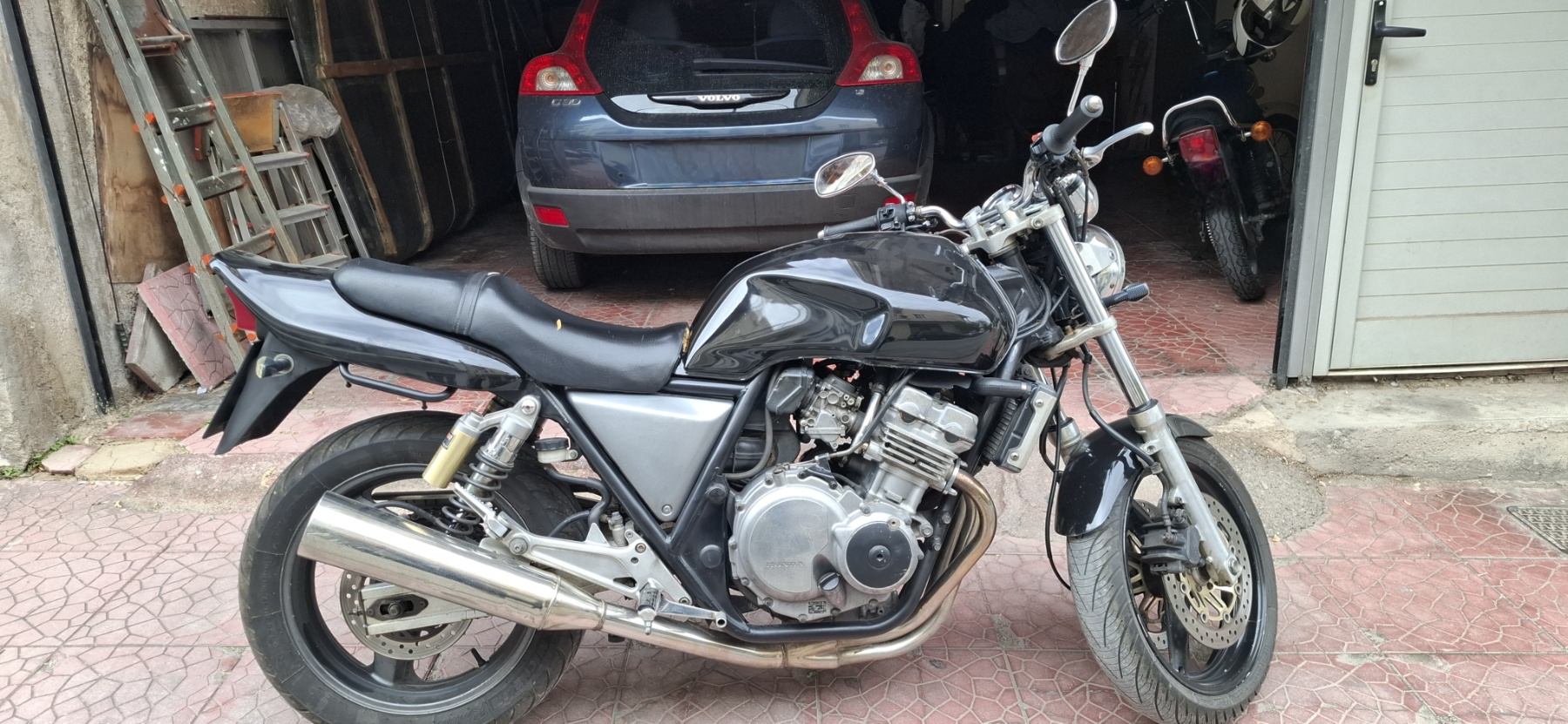 Honda cb400 super four
