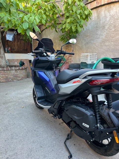 Aprilia sr gt 125