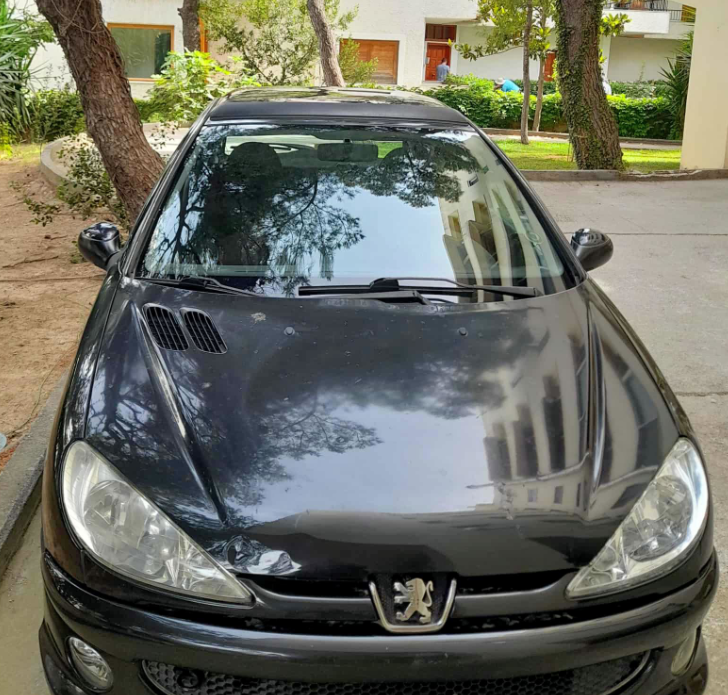 Πωλείται Peugeot 206!
